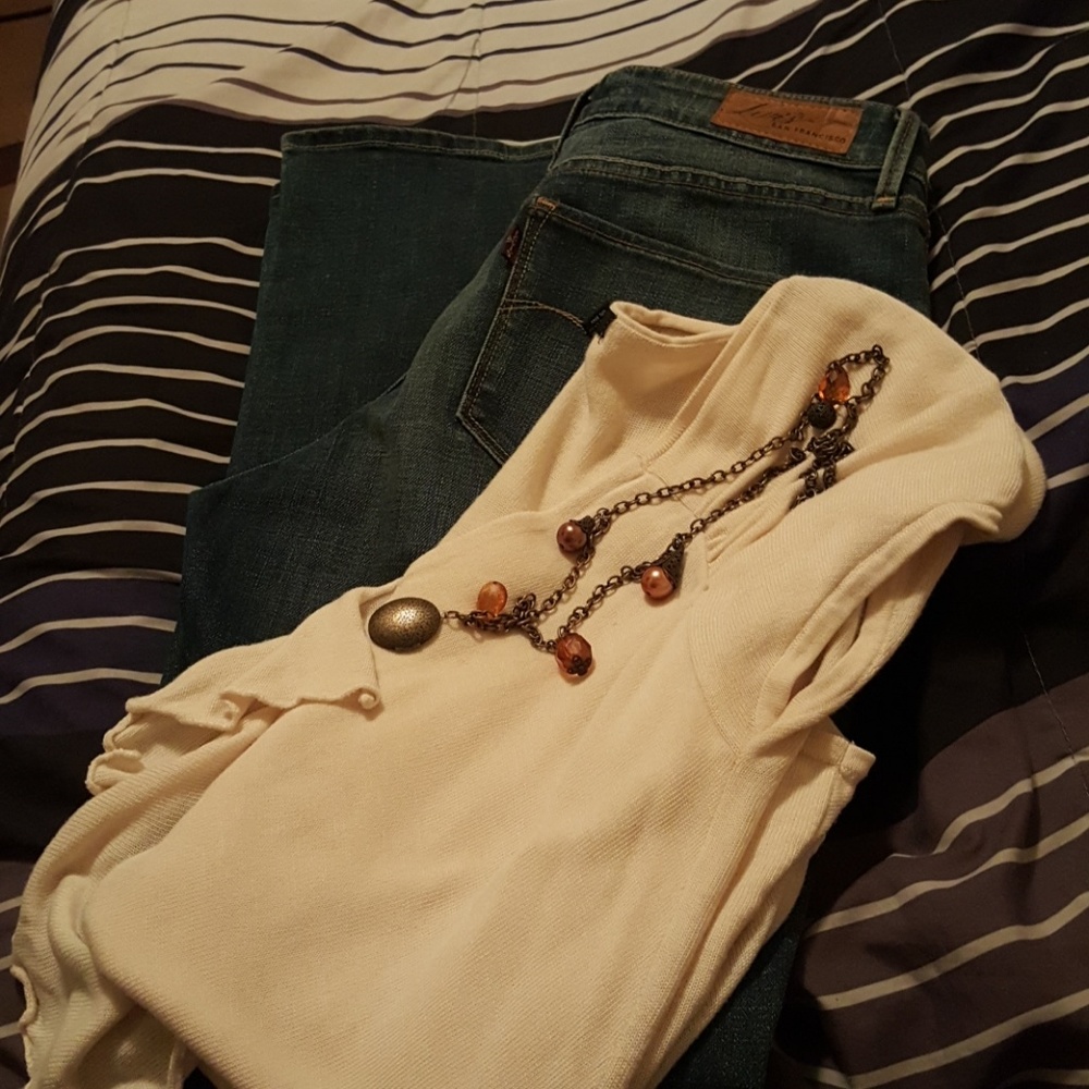 Bold Curve Levis Jeans
